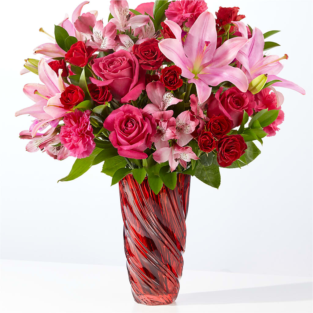 In Love Bouquet with Luxe Swirl Vase – Batavia Stage Coach Florist, Batavia NY
