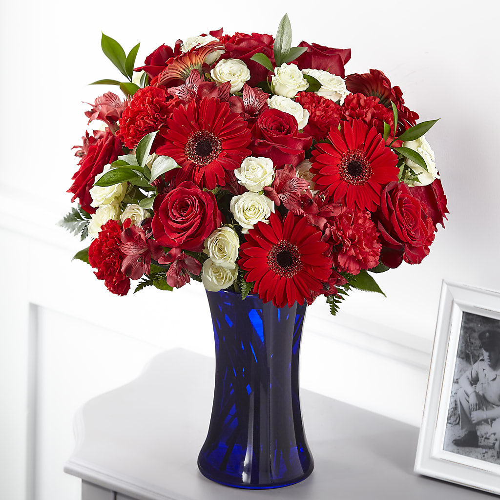 Hearts Embrace Bouquet –  Batavia Stage Coach Florist, Batavia NY