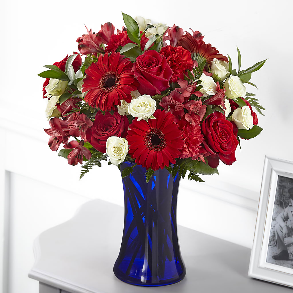 Hearts Embrace Bouquet –  Batavia Stage Coach Florist, Batavia NY