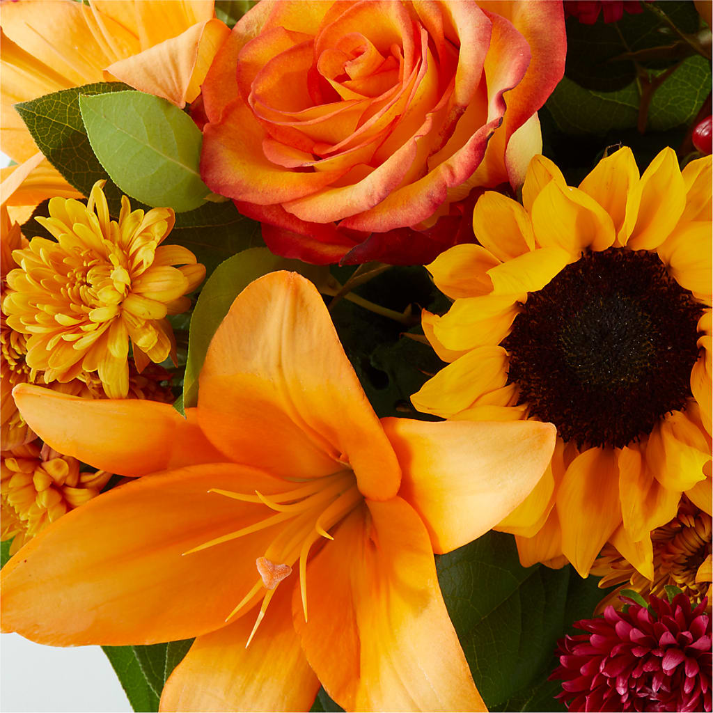 Grateful Centerpiece –  Batavia Stage Coach Florist, Batavia NY