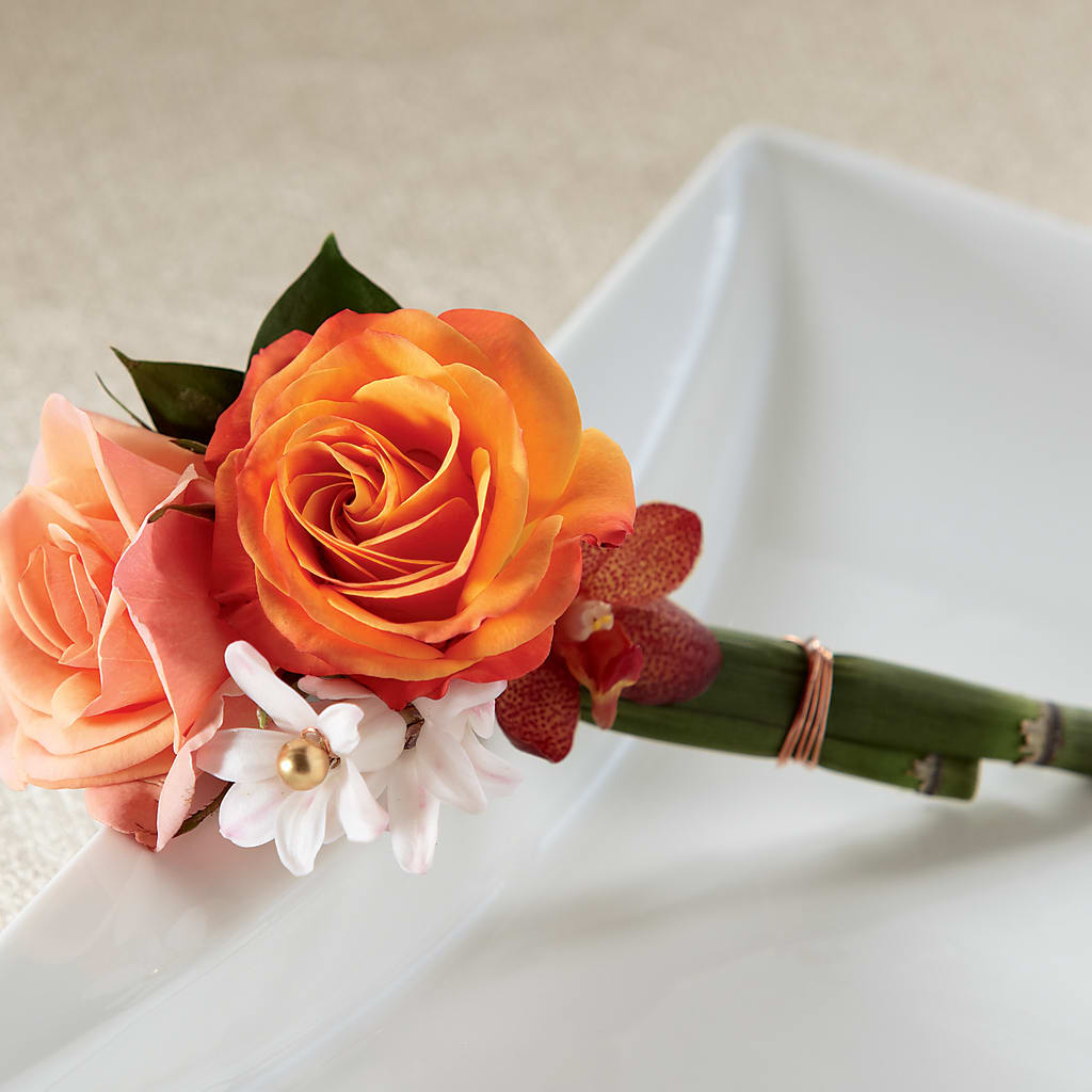 Sunset Dream Boutonniere –  Batavia Stage Coach Florist, Batavia NY